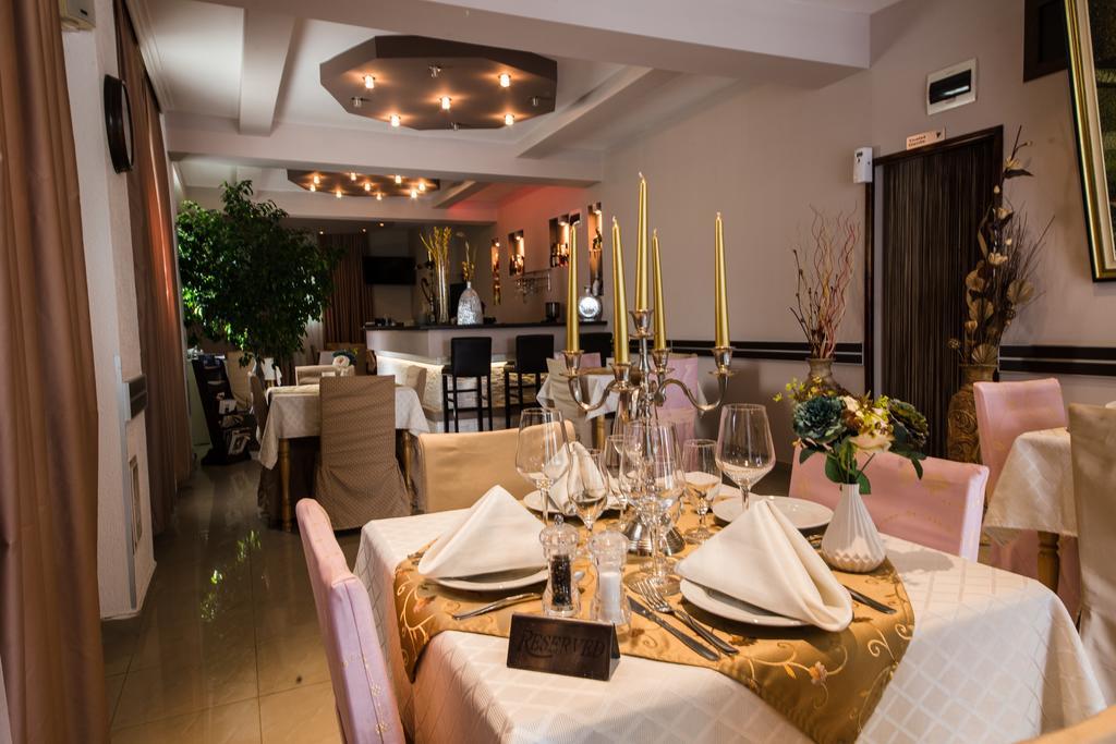 Hotel Ideal Podgorica Esterno foto