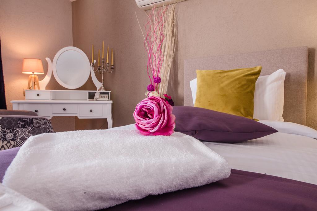 Hotel Ideal Podgorica Esterno foto
